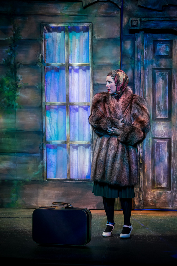 Photos: First Look at Big Noise Theatre's GREY GARDENS, Now Playing Through Late January Image