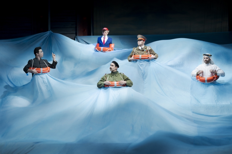 Review: CANDIDE at Museumsquartier Halle E Image