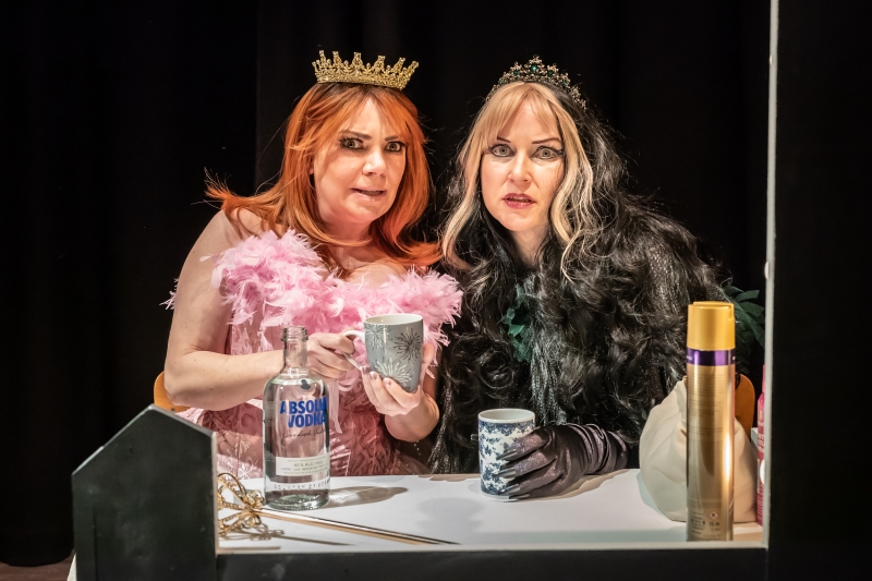 Review: LOOK BEHIND YOU, Theatre at the Tabard Image
