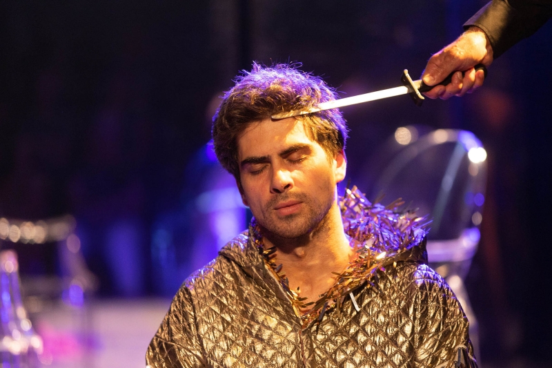 Review: DIE FEL OMSTREDE KROON VAN EDWARD II & GAVESTON at the Baxter Flipside Explores the Fine Line between Monarchy and Anarchy Image