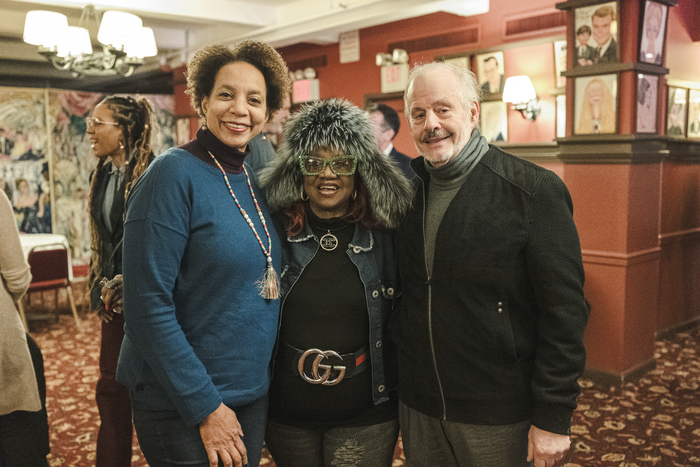 Photos: Leslie Odom, Jr. Honored With Sardi's Portrait Image