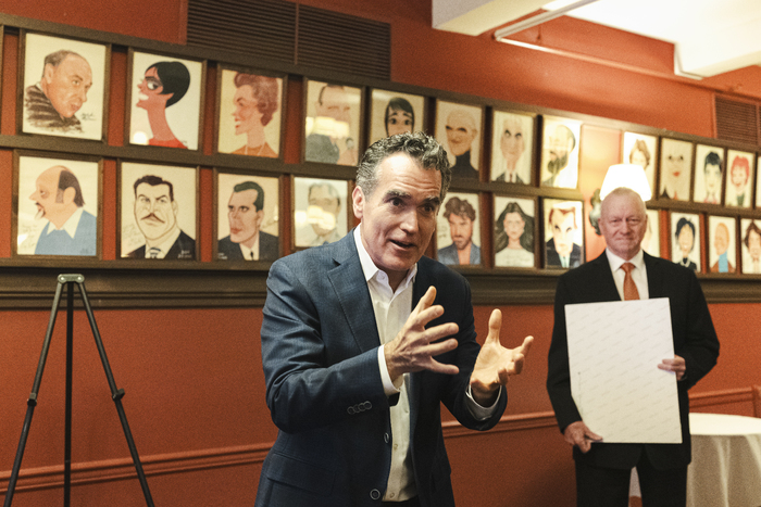 Photos: Leslie Odom, Jr. Honored With Sardi's Portrait Image
