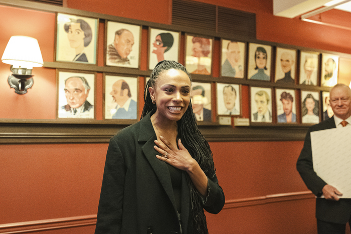 Photos: Leslie Odom, Jr. Honored With Sardi's Portrait Image