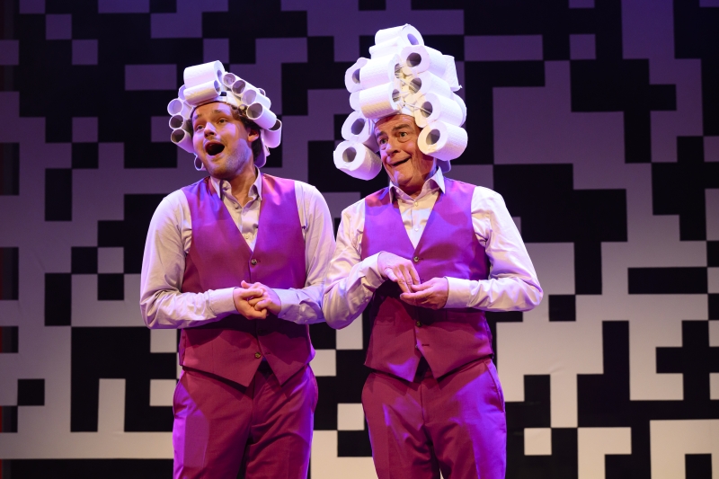 Review: KRAAIJ & KROON 'PAPADAG BESTAAT NIET' - A NEW COMEDYSHOW ⭐️⭐️⭐️⭐️ at Schouwburg Amstelveen Image