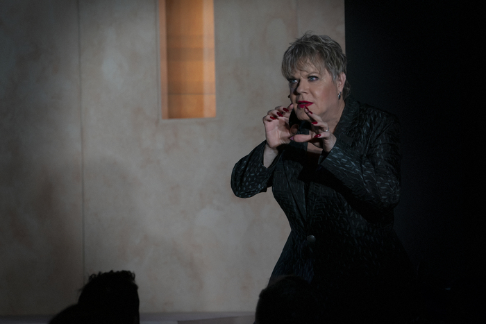 Photos: Get a First Look at Eddie Izzard's Solo HAMLET Image