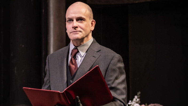 Review: A MIRROR, Trafalgar Theatre Image