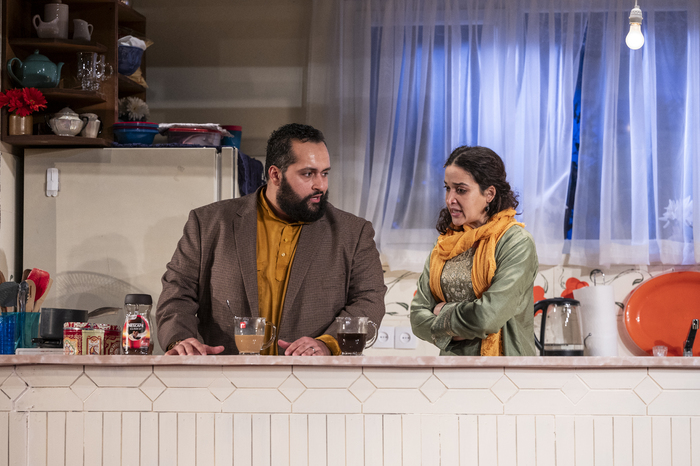 Photos: First Look At Pulitzer Prize-Winning SELLING KABUL At Northlight Theatre 