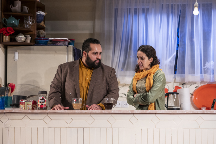 Photos: First Look At Pulitzer Prize-Winning SELLING KABUL At Northlight Theatre Image
