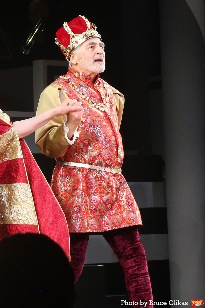Photos: New York City Center Encores! ONCE UPON A MATTRESS Celebrates Closing Night Image