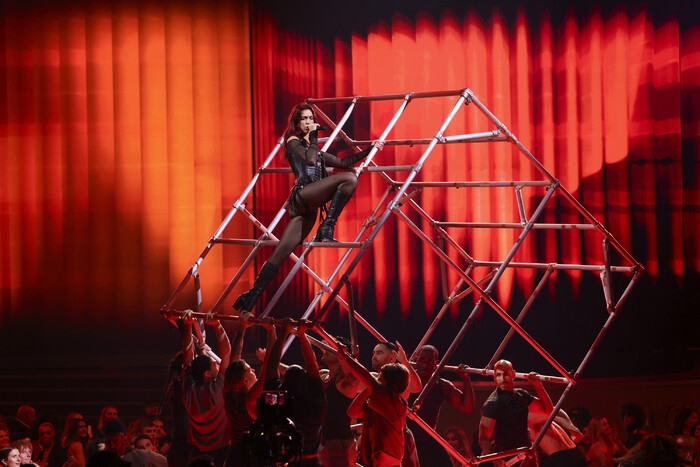 Photos: Inside the GRAMMYs With Taylor Swift, Miley Cyrus, Beyoncé & More Image