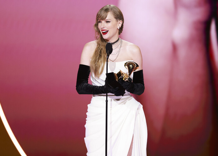 Photos: Inside the GRAMMYs With Taylor Swift, Miley Cyrus, Beyoncé & More Image