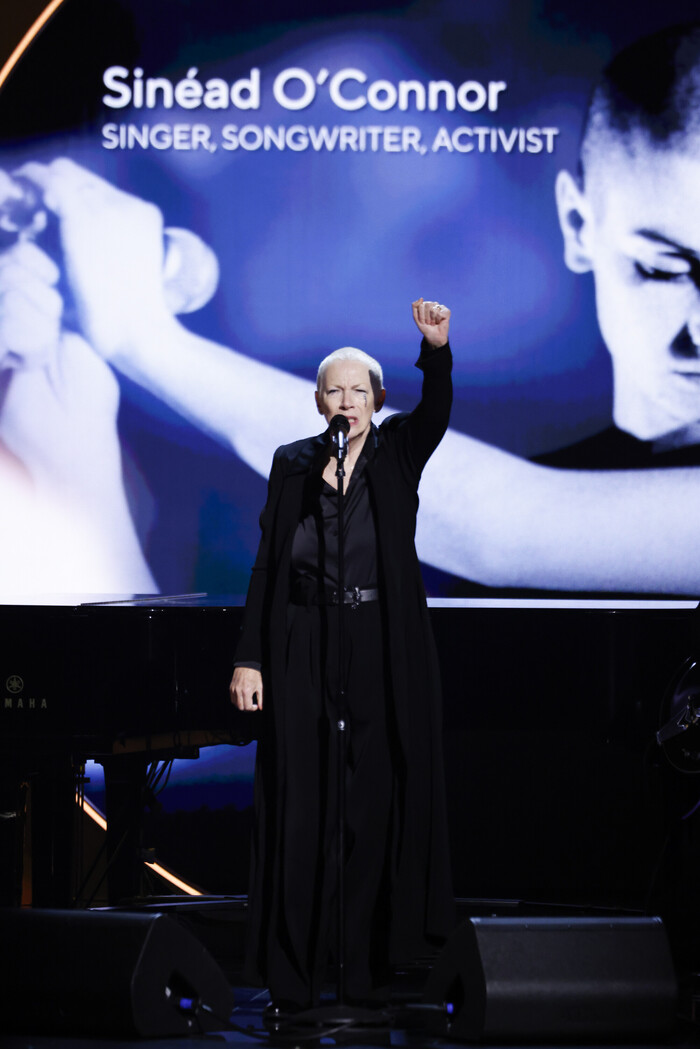 Photos: Inside the GRAMMYs With Taylor Swift, Miley Cyrus, Beyoncé & More Image