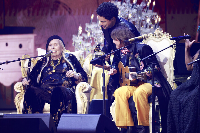Photos: Inside the GRAMMYs With Taylor Swift, Miley Cyrus, Beyoncé & More Image