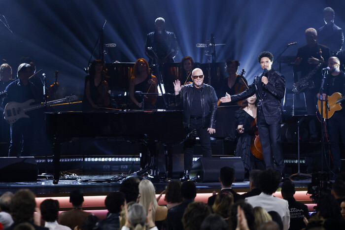 Photos: Inside the GRAMMYs With Taylor Swift, Miley Cyrus, Beyoncé & More Image