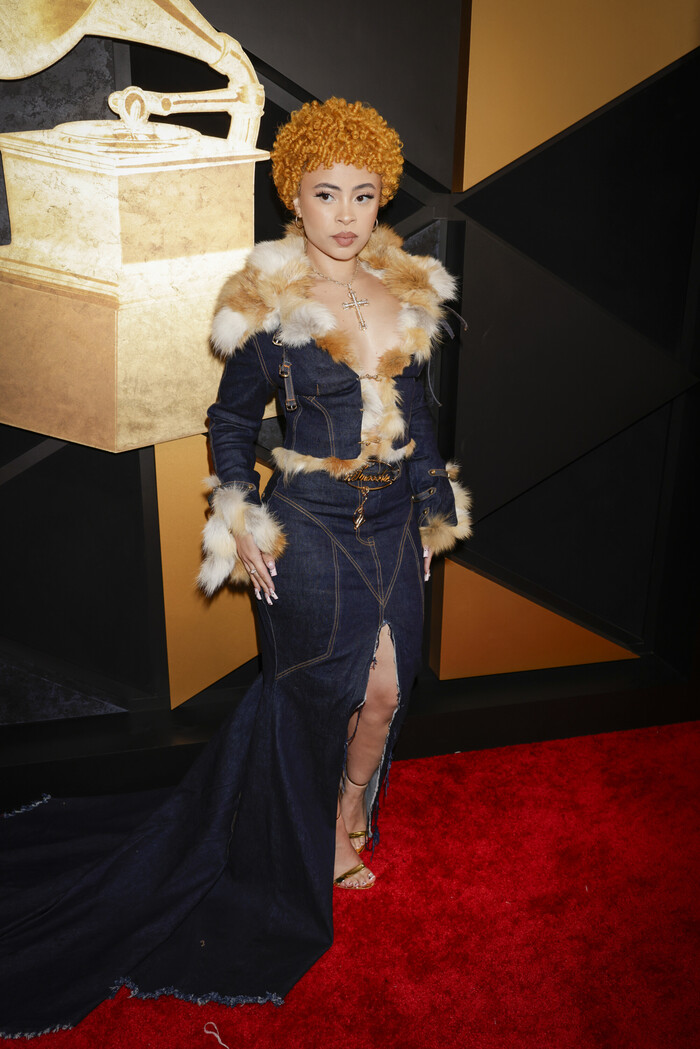 Photos: Inside the GRAMMYs With Taylor Swift, Miley Cyrus, Beyoncé & More Image