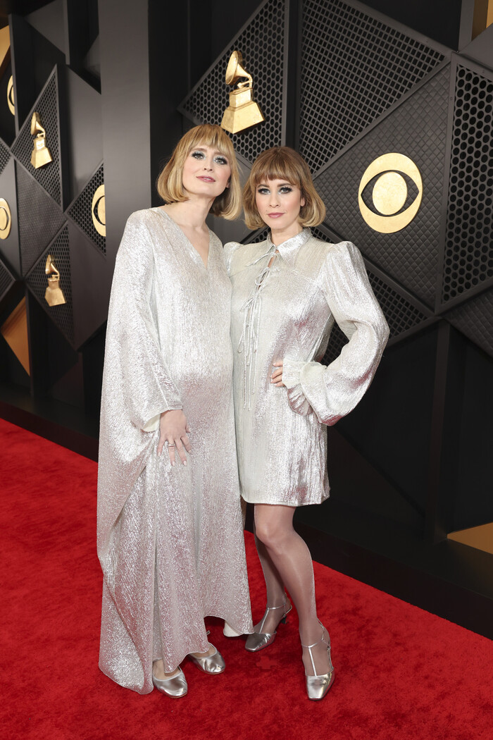 Photos: Inside the GRAMMYs With Taylor Swift, Miley Cyrus, Beyoncé & More Image