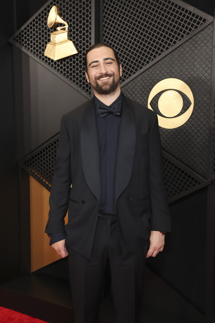 Photos: Inside the GRAMMYs With Taylor Swift, Miley Cyrus, Beyoncé & More Image