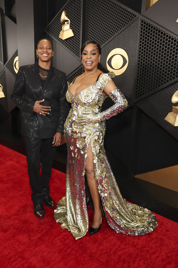 Photos: Inside the GRAMMYs With Taylor Swift, Miley Cyrus, Beyoncé & More Image