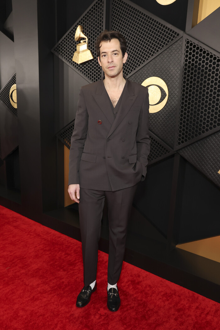 Photos: Inside the GRAMMYs With Taylor Swift, Miley Cyrus, Beyoncé & More Image