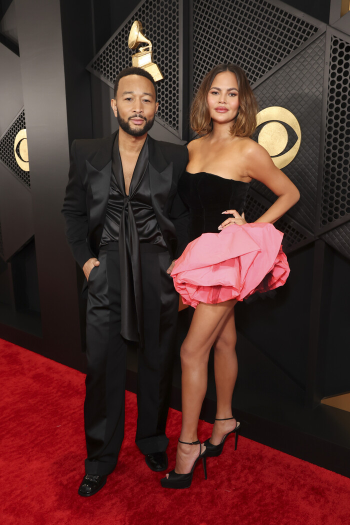 Photos: Inside the GRAMMYs With Taylor Swift, Miley Cyrus, Beyoncé & More Image