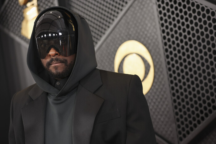 Photos: Inside the GRAMMYs With Taylor Swift, Miley Cyrus, Beyoncé & More Image