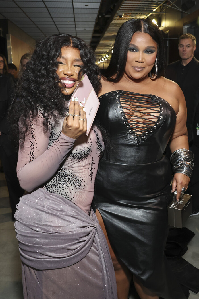 Photos: Inside the GRAMMYs With Taylor Swift, Miley Cyrus, Beyoncé & More Image