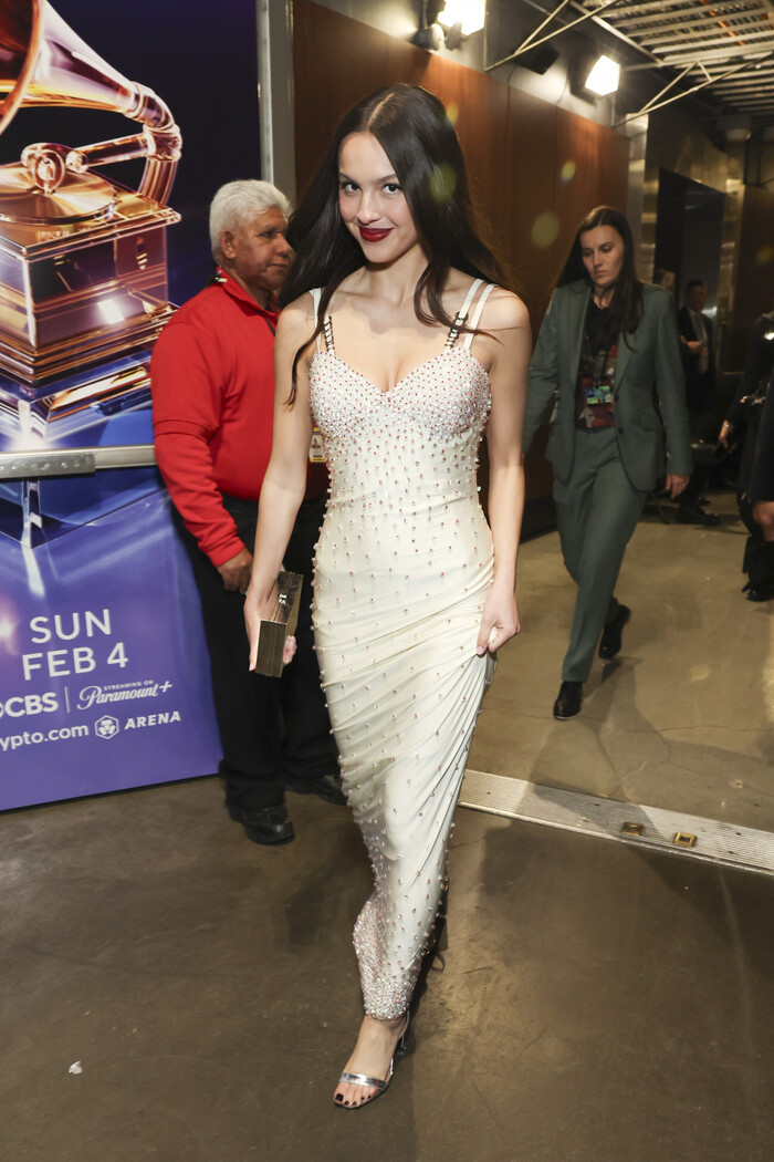 Photos: Inside the GRAMMYs With Taylor Swift, Miley Cyrus, Beyoncé & More Image