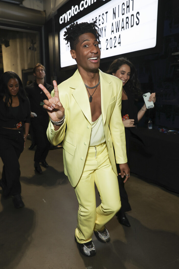 Photos: Inside the GRAMMYs With Taylor Swift, Miley Cyrus, Beyoncé & More Image