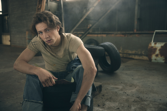Photos: Get a First Look at THE OUTSIDERS Cast in Character Image