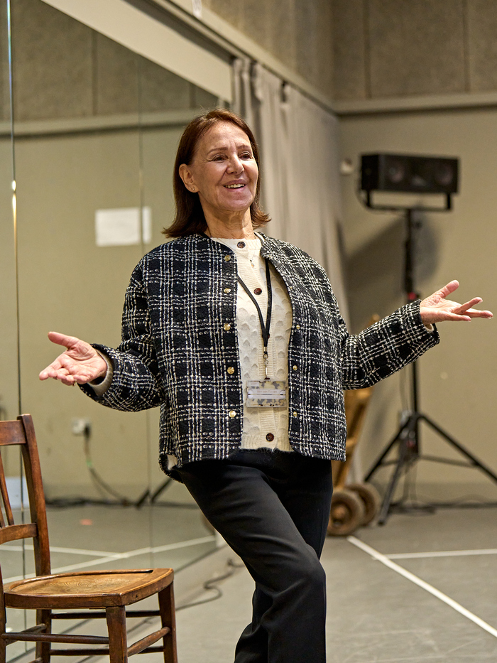 Photos: First Look at New Cast in Rehearsal for Immersive GUYS & DOLLS Image