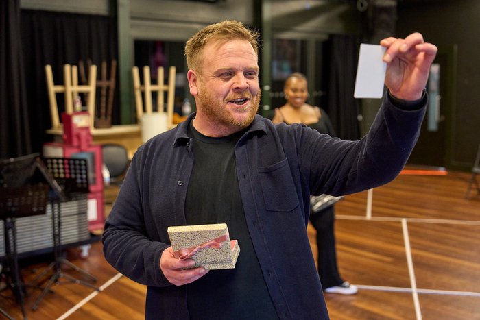 Photos: First Look at New Cast in Rehearsal for Immersive GUYS & DOLLS Image
