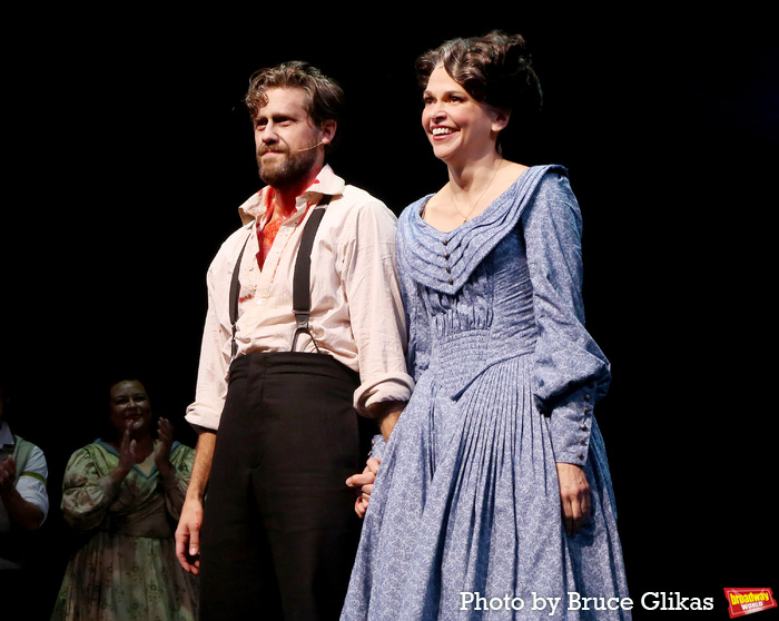 Photos: Aaron Tveit & Sutton Foster Take Their First Bows in SWEENEY TODD Image