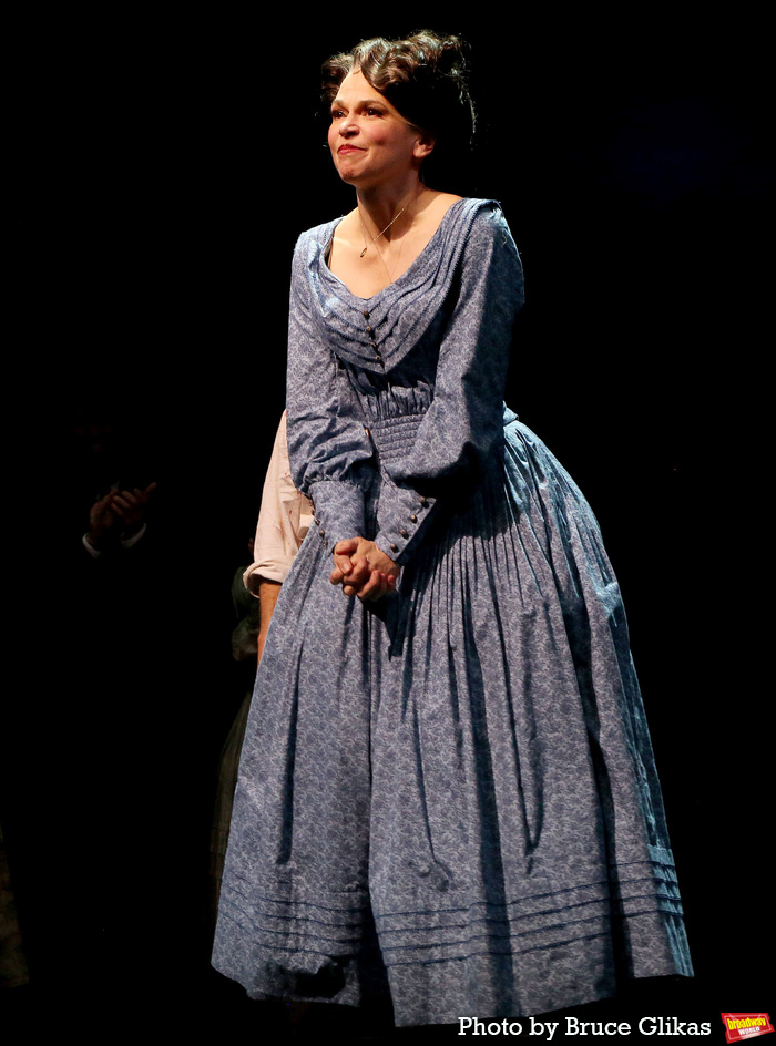 Photos: Aaron Tveit & Sutton Foster Take Their First Bows in SWEENEY TODD Image