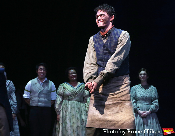 Photos: Aaron Tveit & Sutton Foster Take Their First Bows in SWEENEY TODD Image