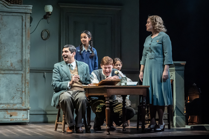 Photos: First Look At DEAR OCTOPUS At The National Theatre Image