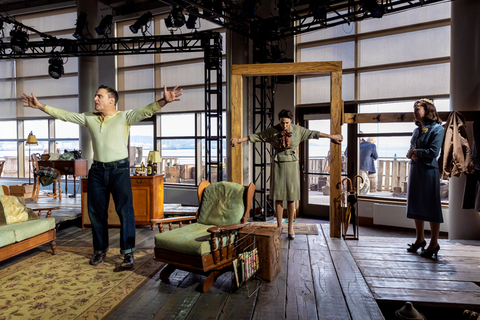 Photos: Get a First Look at Long Wharf Theatre's Site-Specific A VIEW FROM THE BRIDGE Image