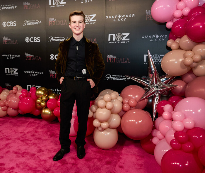 Photos: First Look at DOLLY PARTON'S PET GALA on CBS With Jane Lynch, Iain Armitage & More Image