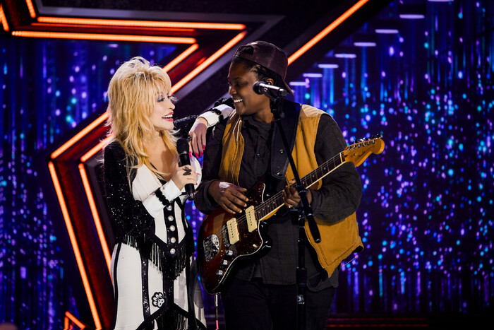Photos: First Look at DOLLY PARTON'S PET GALA on CBS With Jane Lynch, Iain Armitage & More 