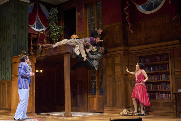 Photos: First Look at THE PLAY THAT GOES WRONG at Cleveland Play House 