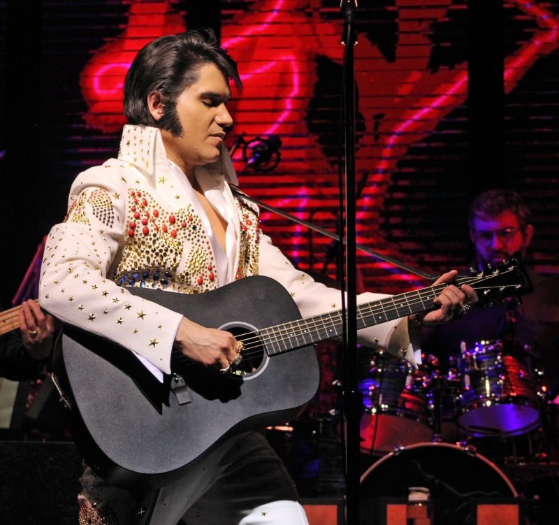 Review: ALOHA FROM VEGAS at New Theatre & Restaurant Image