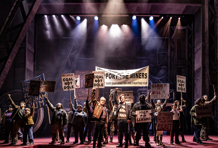 Photos: First Look at BILLY ELLIOT at Paramount Theatre Image