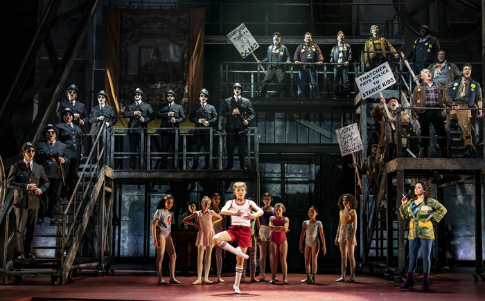 Photos: First Look at BILLY ELLIOT at Paramount Theatre Image
