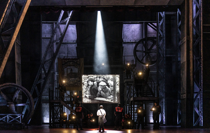 Photos: First Look at BILLY ELLIOT at Paramount Theatre Image