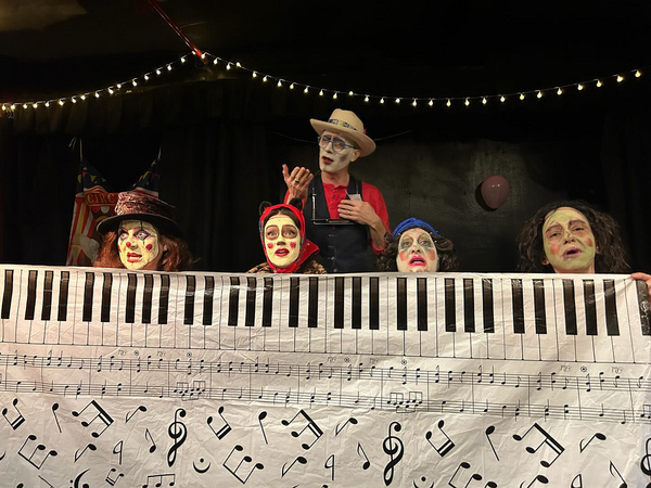 Photos: vIRTEgo Circus Opens At The Producers Club! Image