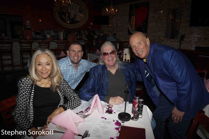 Photos: Carole J. Bufford Plays Cafe Centro Image