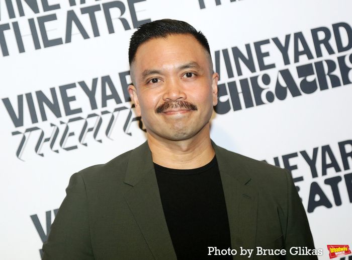 Photos: Vineyard Theatre's Annual Gala Honors Jesse Tyler Ferguson Image
