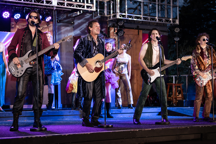 Review: MUCH ADO ABOUT NOTHING at Shakespeare Under The Stars Image