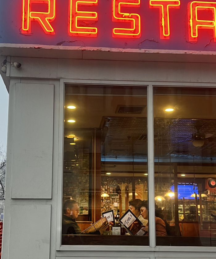 Photos: SINGFELD! Parody Musical Cast Poses at Tom's Restaurant Image