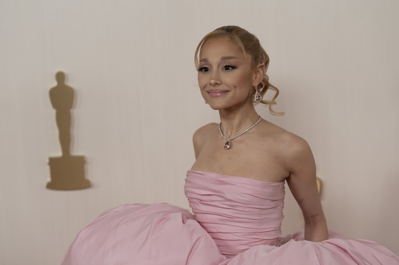 Photos: See Ariana Grande & Cynthia Erivo Channel WICKED at the Oscars Image