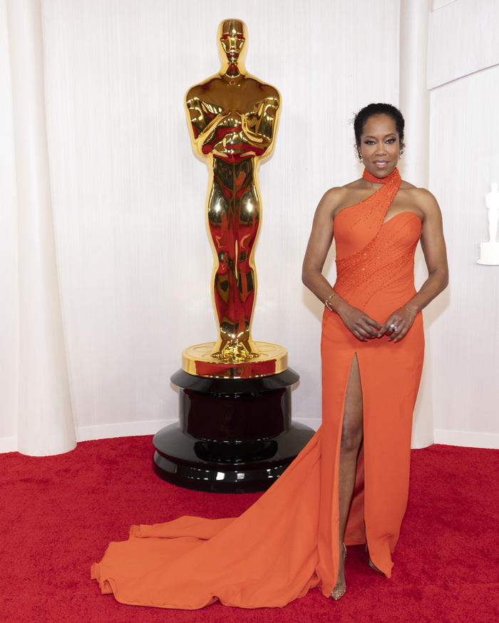 Photos: Danielle Brooks, Vanessa Hudgens & More Hit the Oscars Red Carpet 